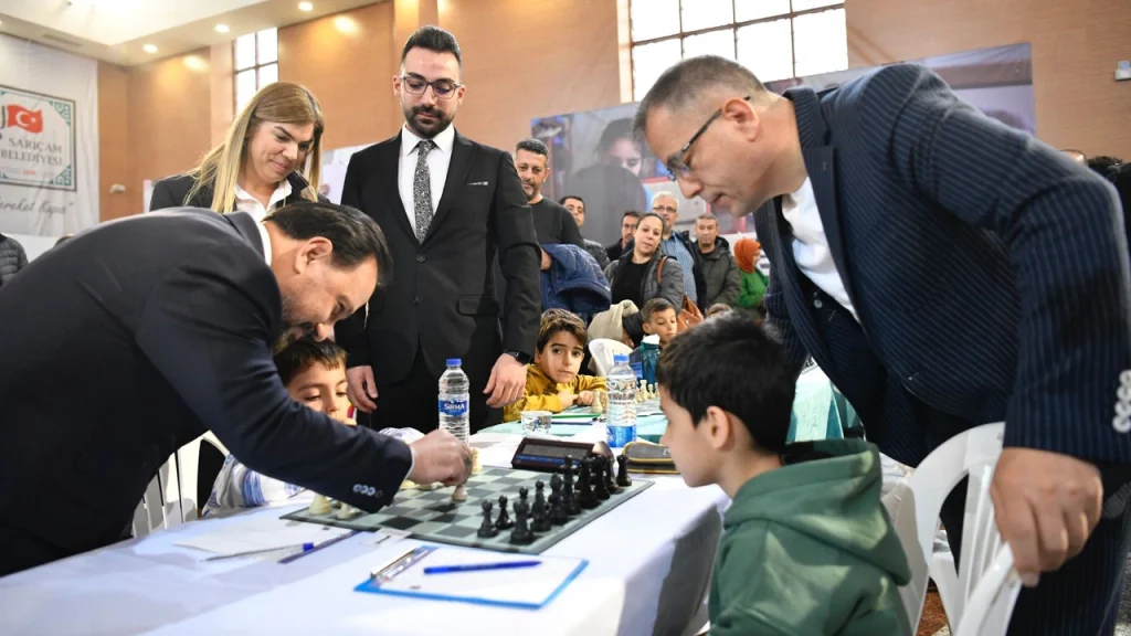 Sarıçam\’da Satranç Rüzgârı!