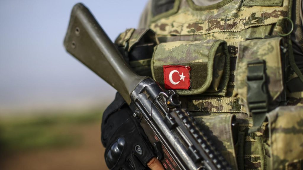 Pençe Kilit bölgesinde 5 asker şehit oldu