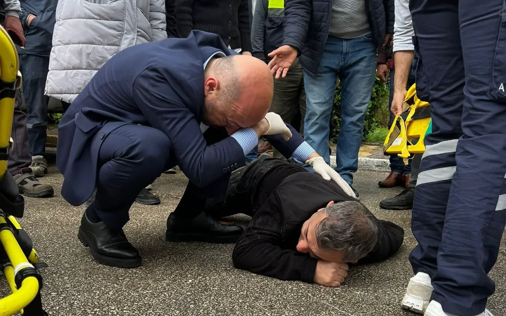 Yoldaki yaralıya İlk müdahale Dr. Halil Nacar’dan