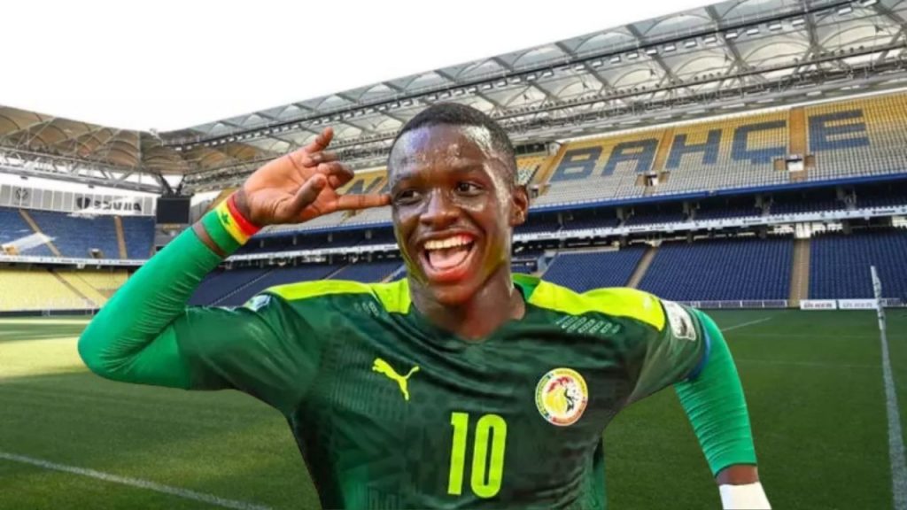 Fenerbahçe’nin ilk transfer bombası: 17 yaşındaki Diouf’a 5 yıllık sözleşme