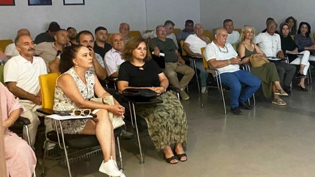 Antalya Muratpaşa'da muhtarlara tebligat yazma eğitimi