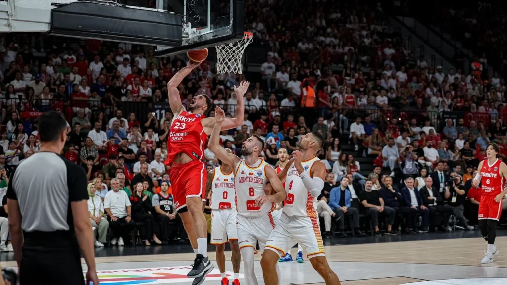 12 Dev Adam, galibiyet serisini sürdürdü