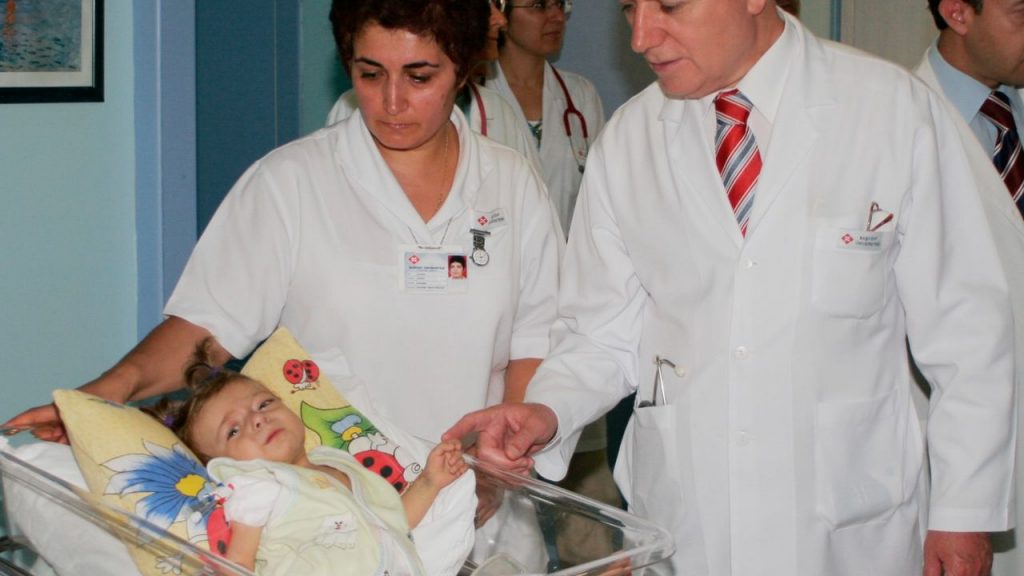 Karaciğer nakliyle hayata tutundu, şimdi Tıp Fakültesi öğrencisi