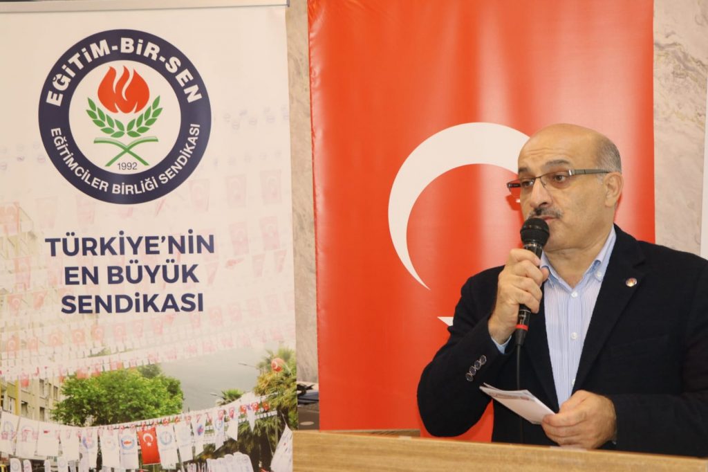 EĞİTİM-BİR-SEN: “ÖĞRETMEN EMEĞİ GÖRMEZDEN GELİNEMEZ”