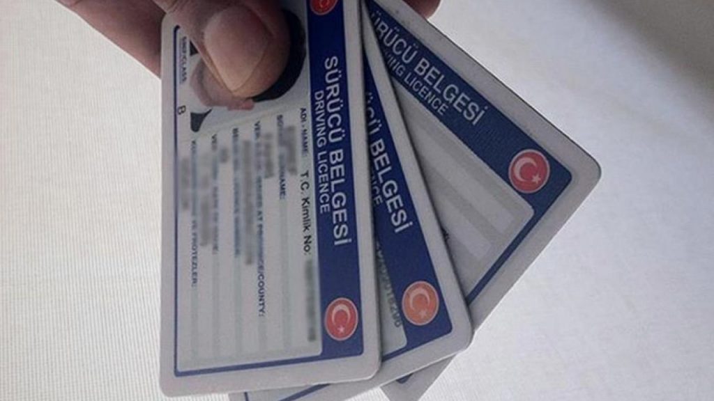 Eski tip ehliyet dönemi kapandı: Yenilemeyenler 7 bin 438 lira ödeyecek