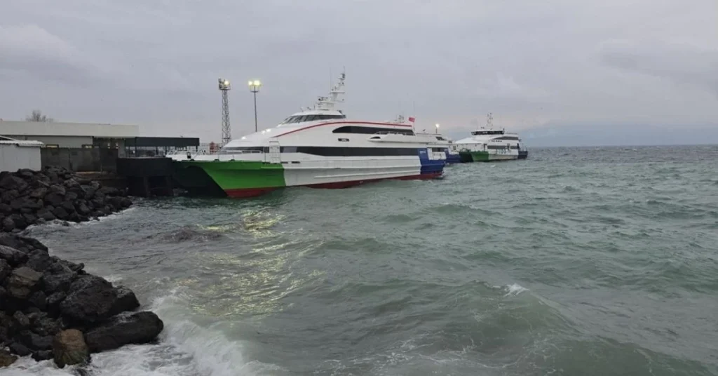 Marmara’da fırtına etkili oldu: BUDO'dan 8 sefer iptali