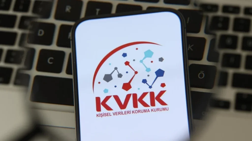 KVKK’dan sadakat kart üyeliği bulunan bir kişinin cep telefonu numarasının üçüncü bir kişi tarafından alışveriş esnasında kullanılması hakkında ilke kararı