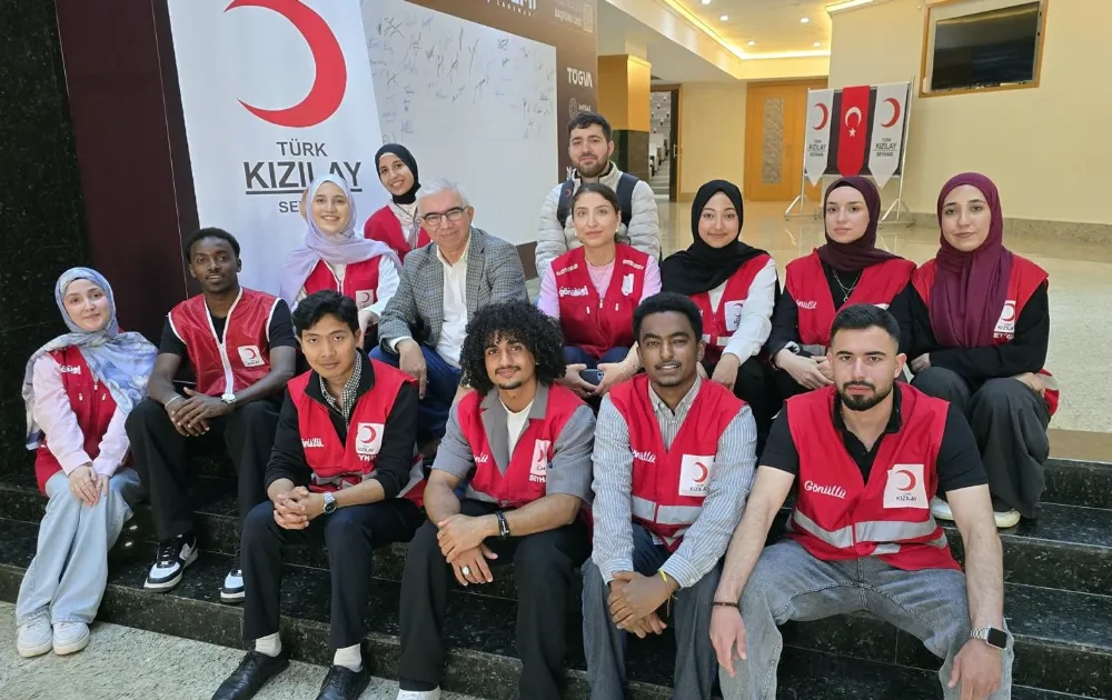 Üniversiteli Genç Kızılaycılardan Anlamlı Buluşma – HDH Medya